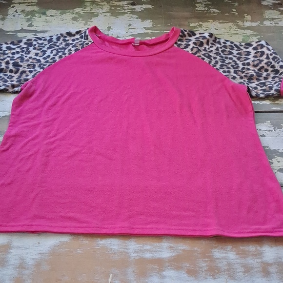 Women Hot Pink Top with Leopard Print Sleeves - Picture 2 of 10